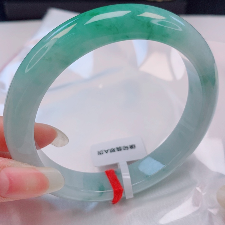 翡翠未镶嵌手镯63圈