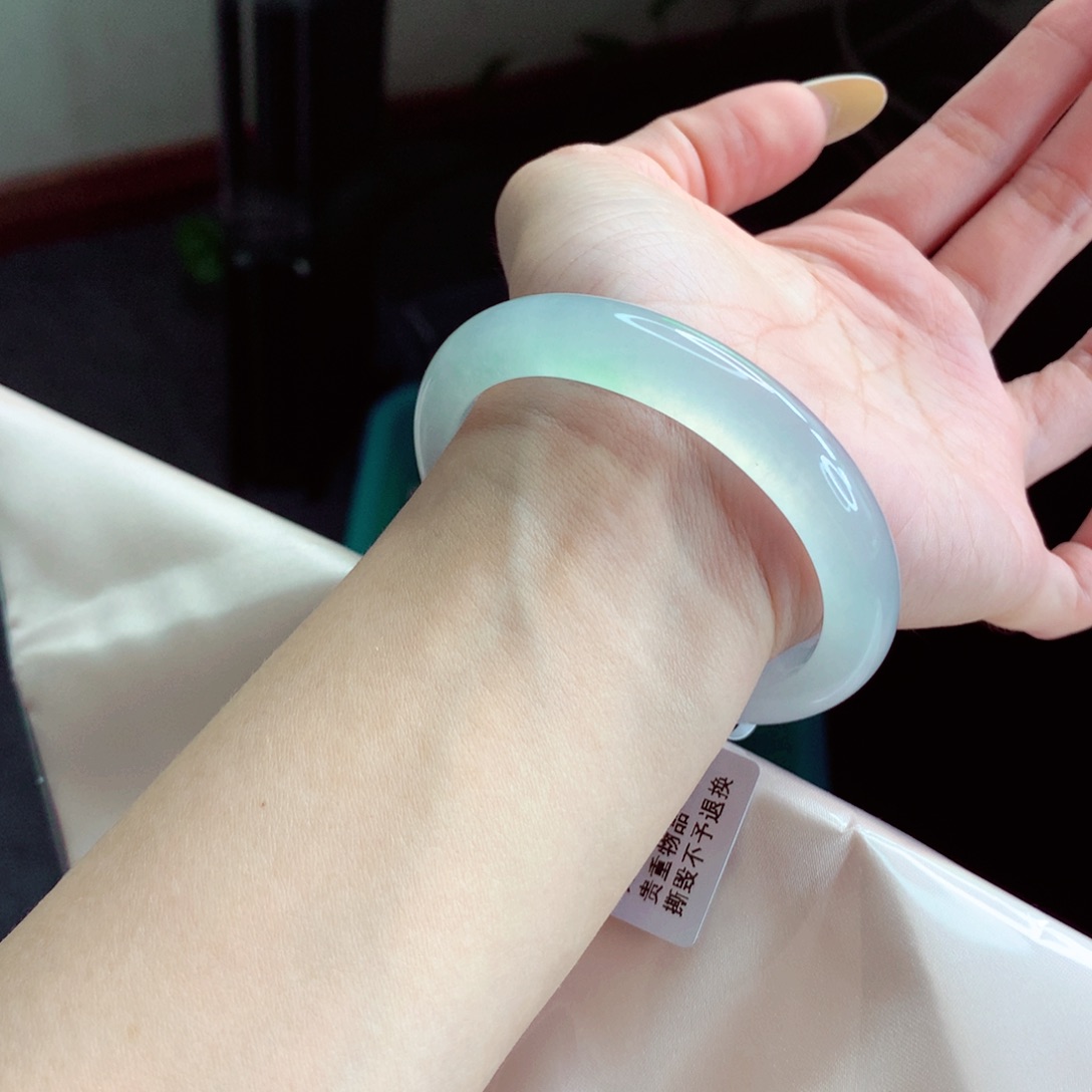 翡翠手镯（贵妃镯）未镶嵌53.5贵妃 起钢光中万战斗机 灵