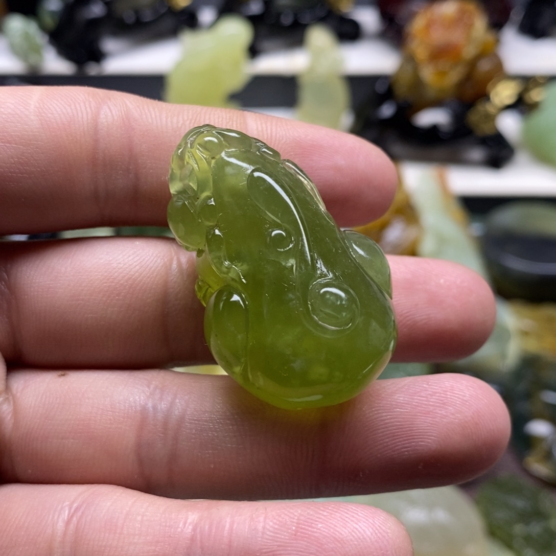 岫玉貔貅吊坠未镶嵌