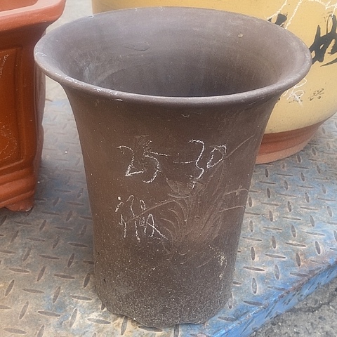 紫砂中国宜兴紫砂花盆，