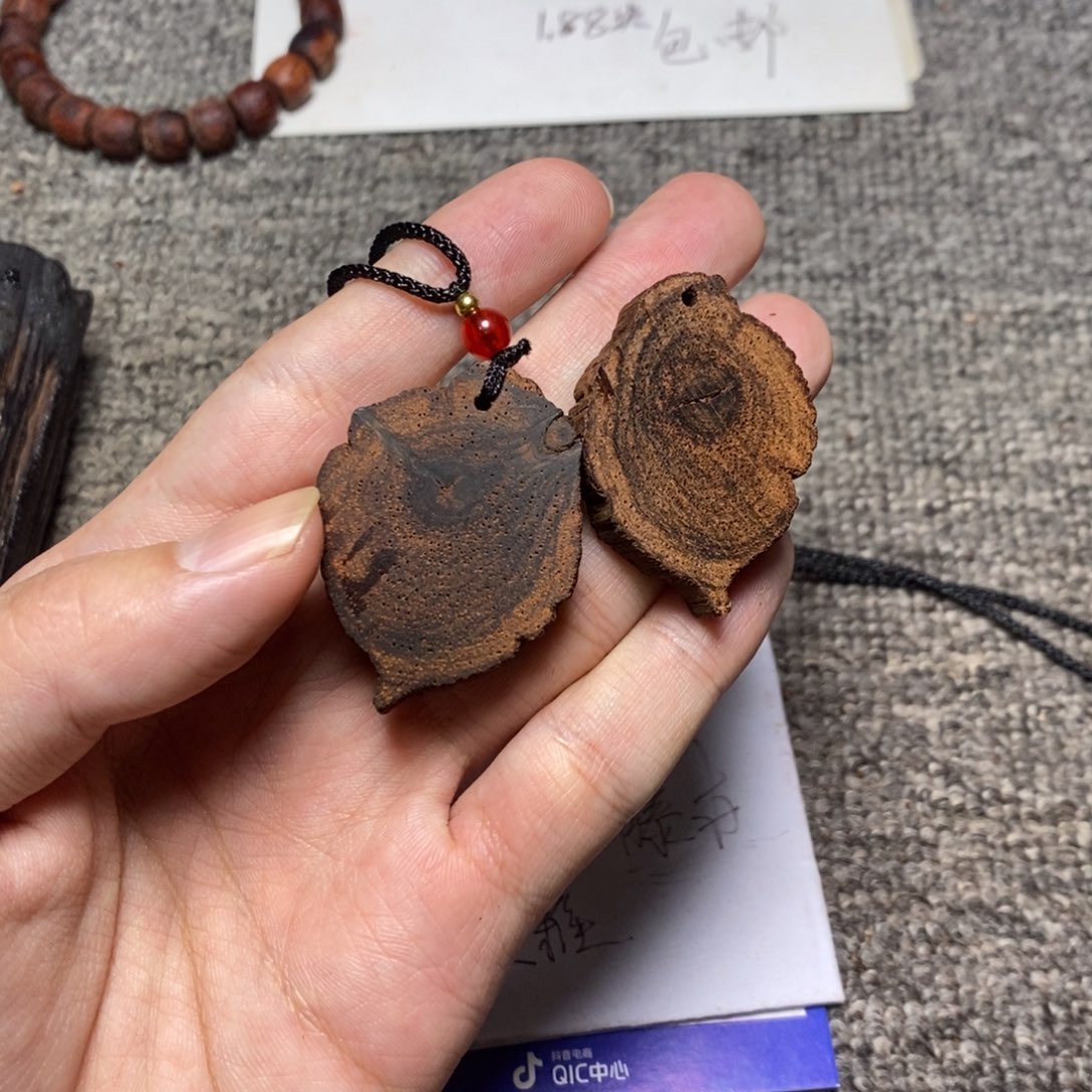 藤类降真香随形无事牌