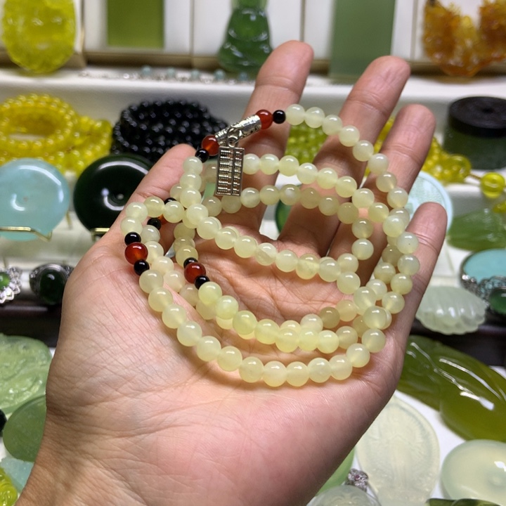 蛇纹石玉未镶嵌颈饰