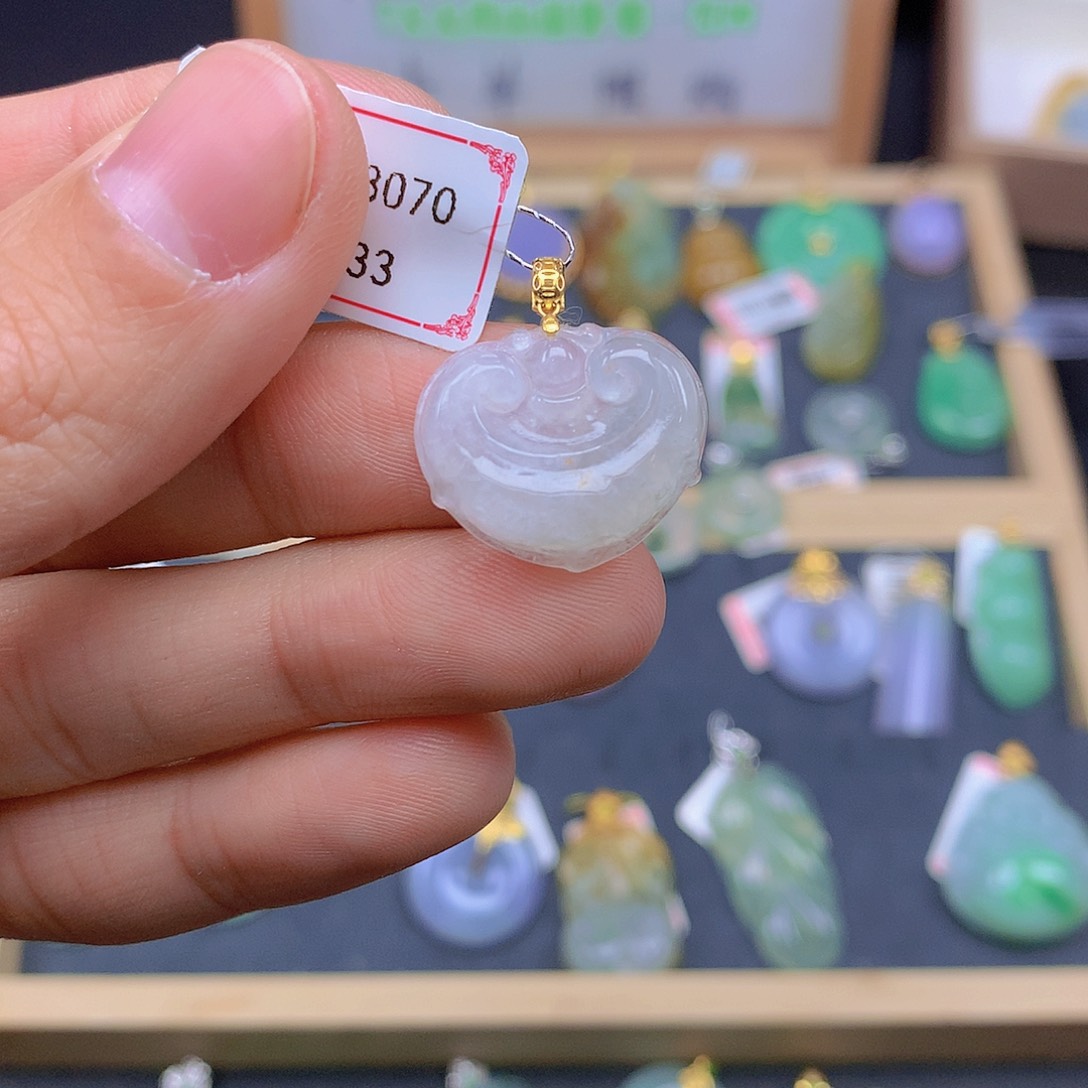 翡翠颈饰18K金镶嵌翡翠