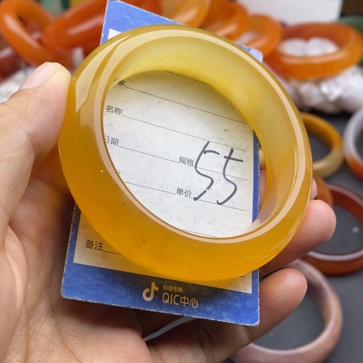 未镶嵌手镯石英质玉