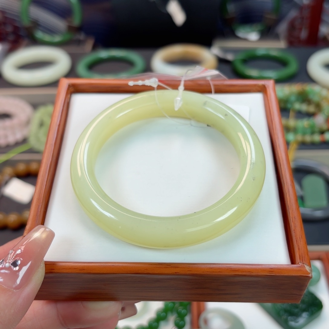 和田玉手镯56.6未镶嵌