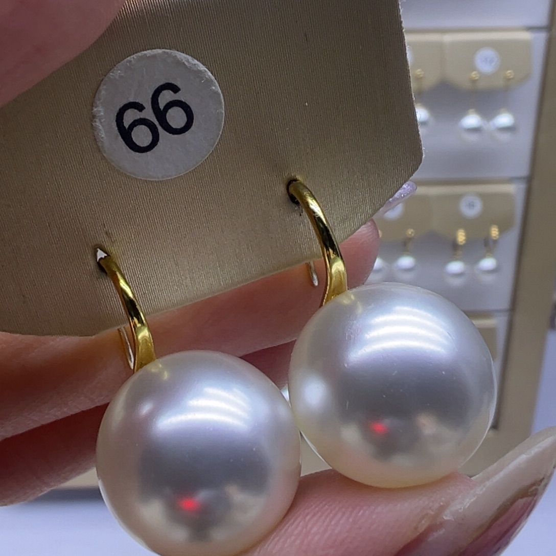 淡水珍珠18K金镶嵌耳饰