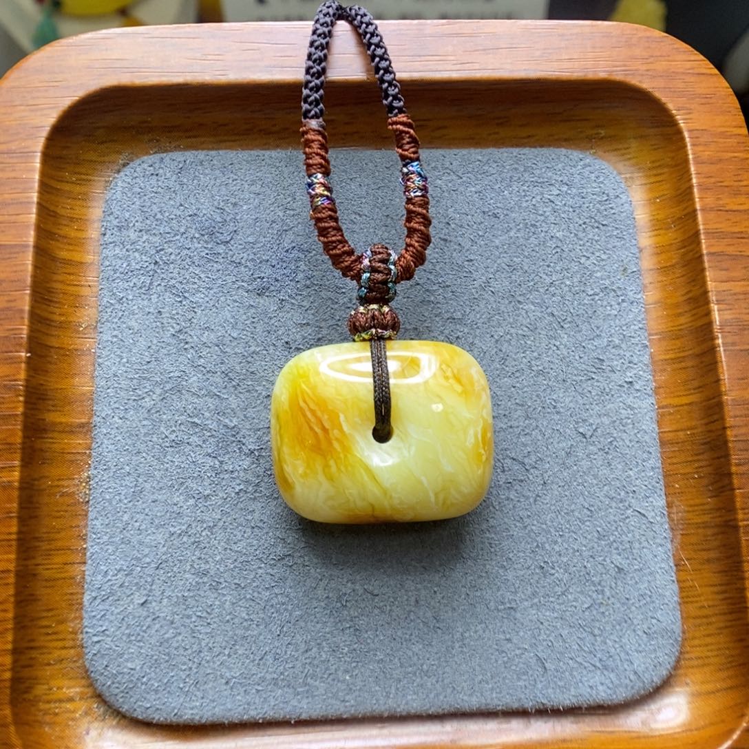 花***意未镶嵌项链蜜蜡郎