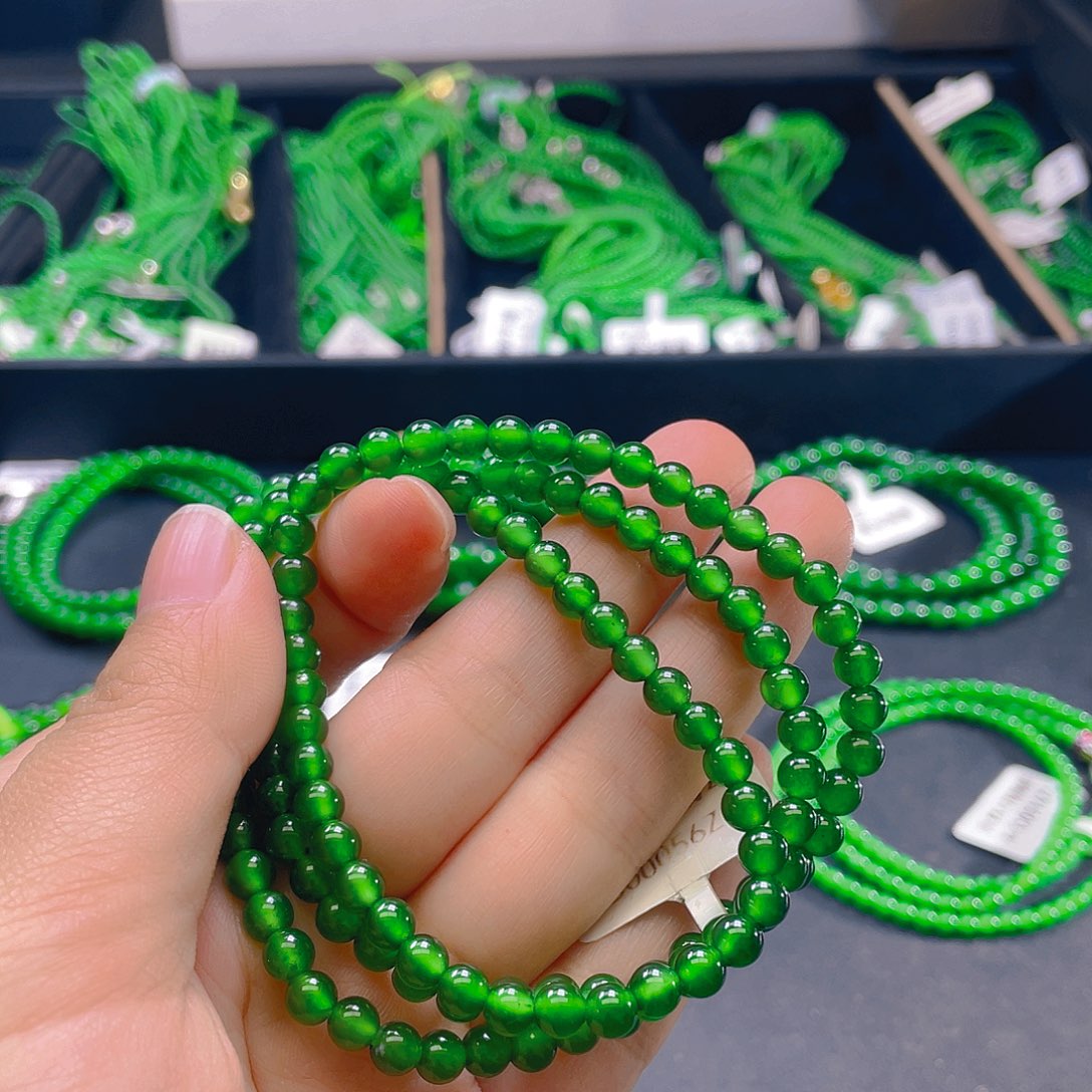 翡翠未镶嵌颈饰卡5