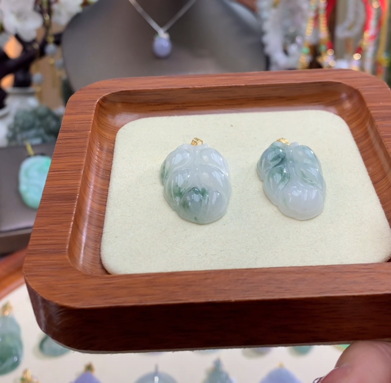 天然A货翡翠吊坠（多样性发其一）