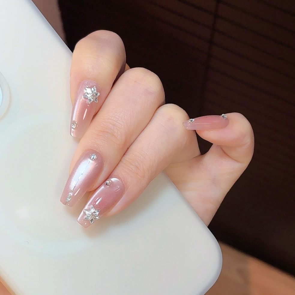 【镜花水月】秋冬新款圣诞节猫眼雪花拼钻美甲显白手工穿戴甲高级感