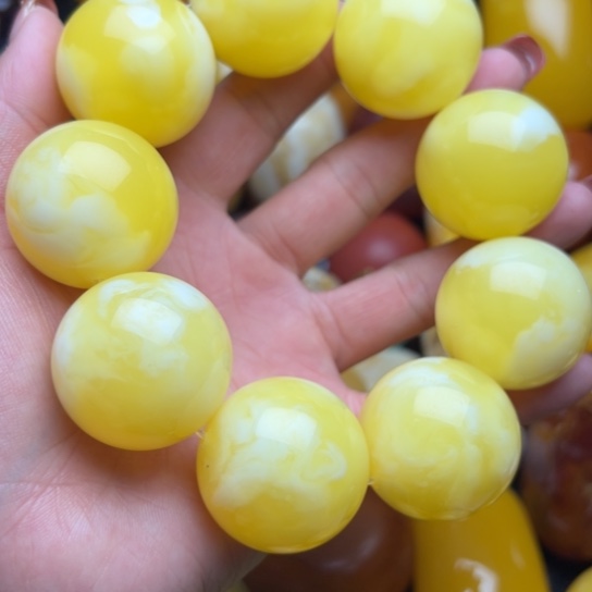 琥珀手串未镶嵌蜜蜡