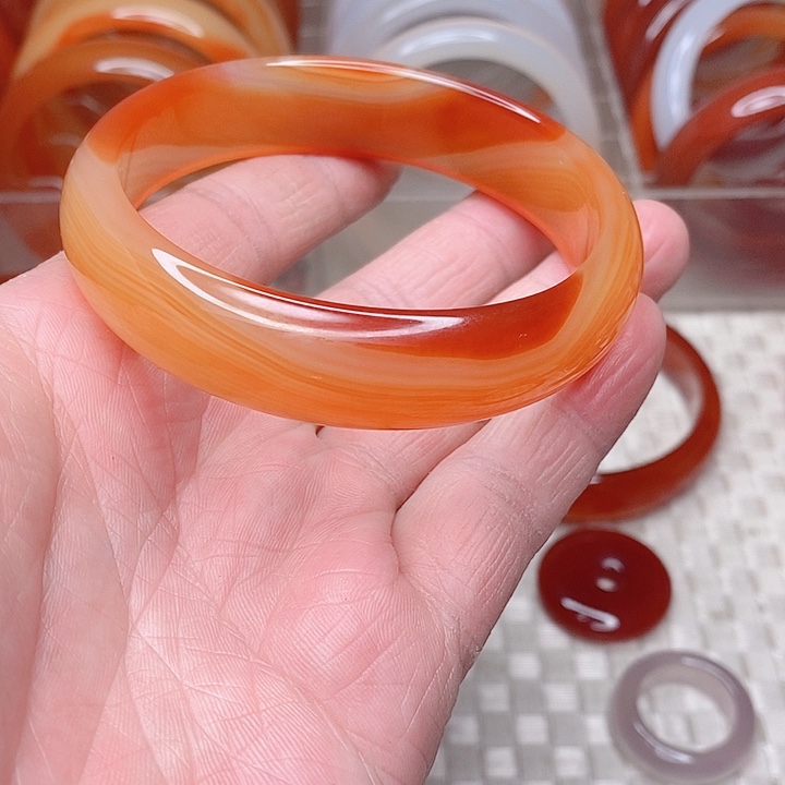 玛瑙/玉髓手镯未镶嵌