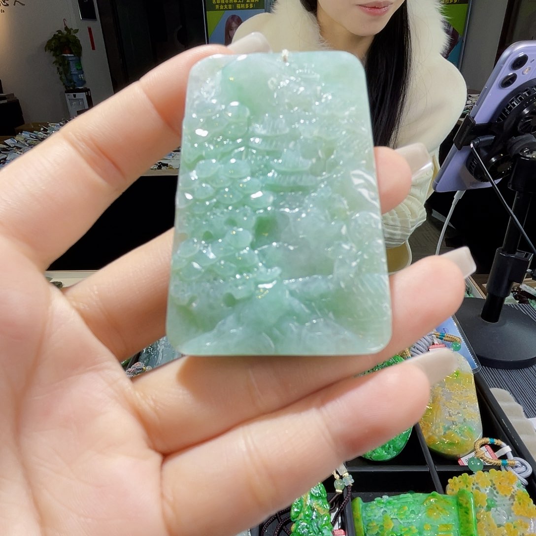 颈饰未镶嵌翡翠一