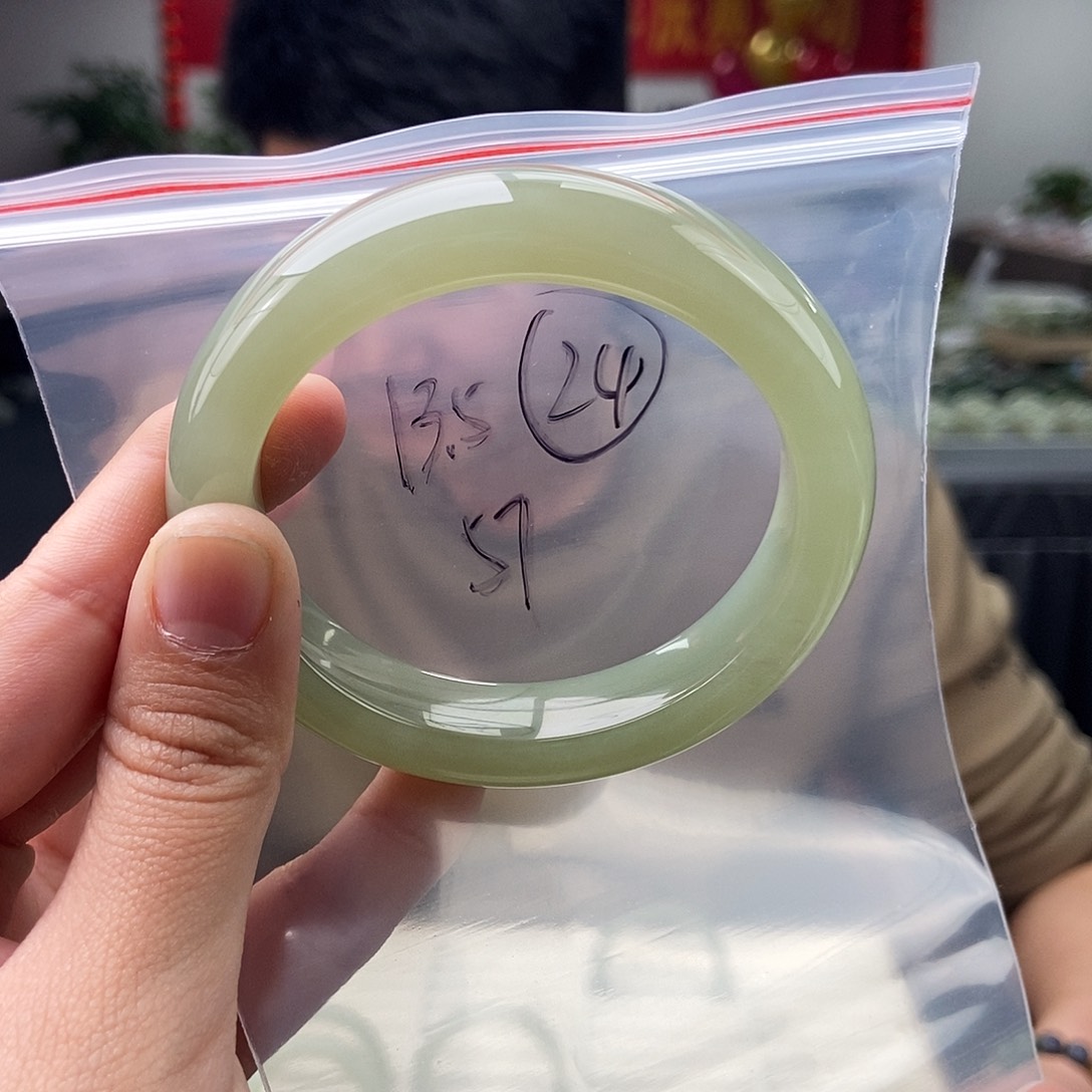 和田玉颜色多样性发拍一发一未镶嵌