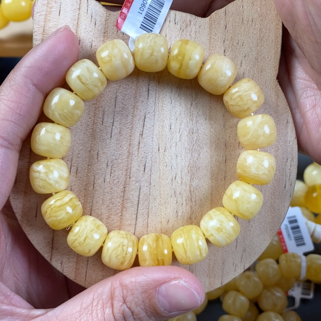 蜜蜡裸石未镶嵌又**了