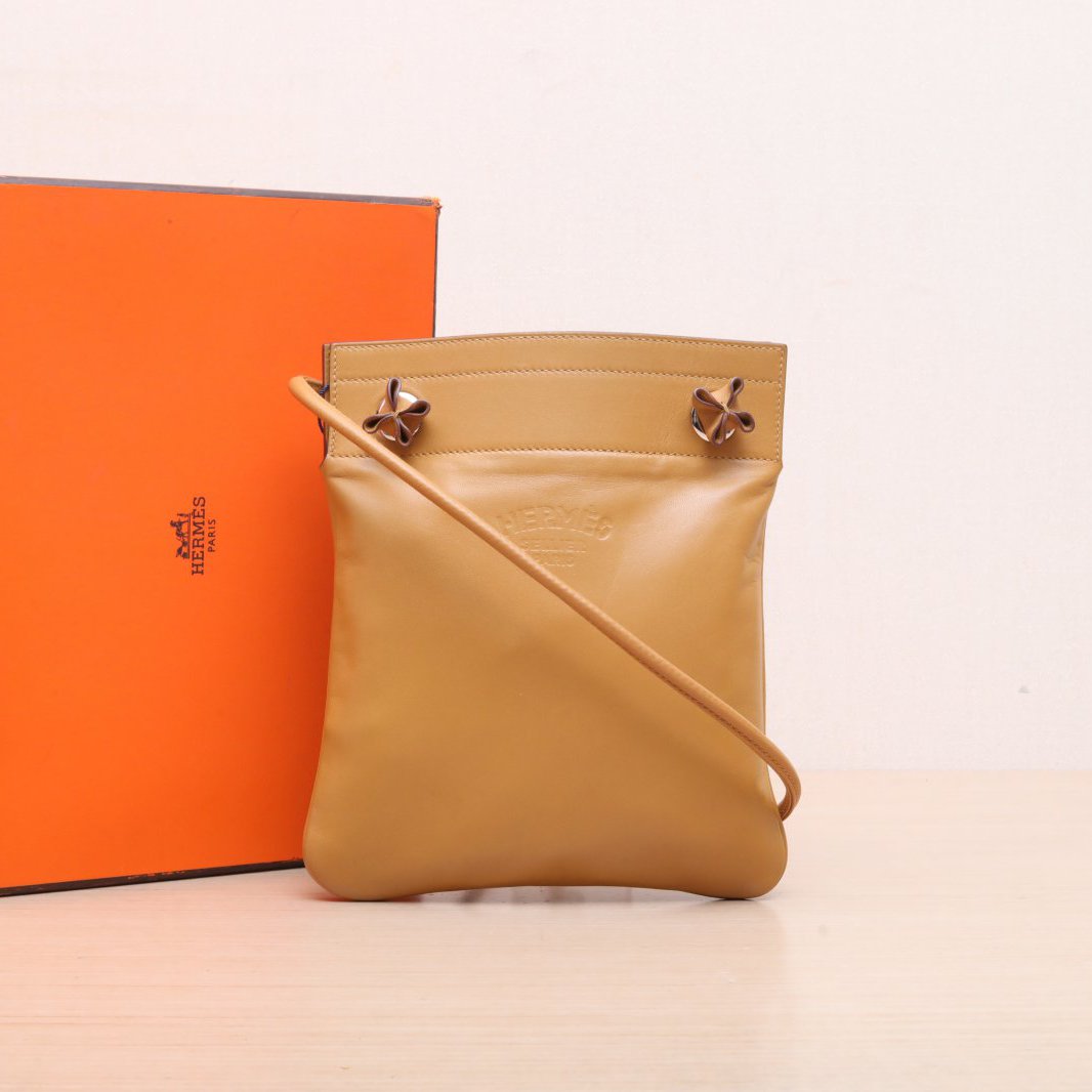 99新 Hermes/爱马仕 小花姑姑227402 马夫包 Mini 19 芝麻色 Z刻