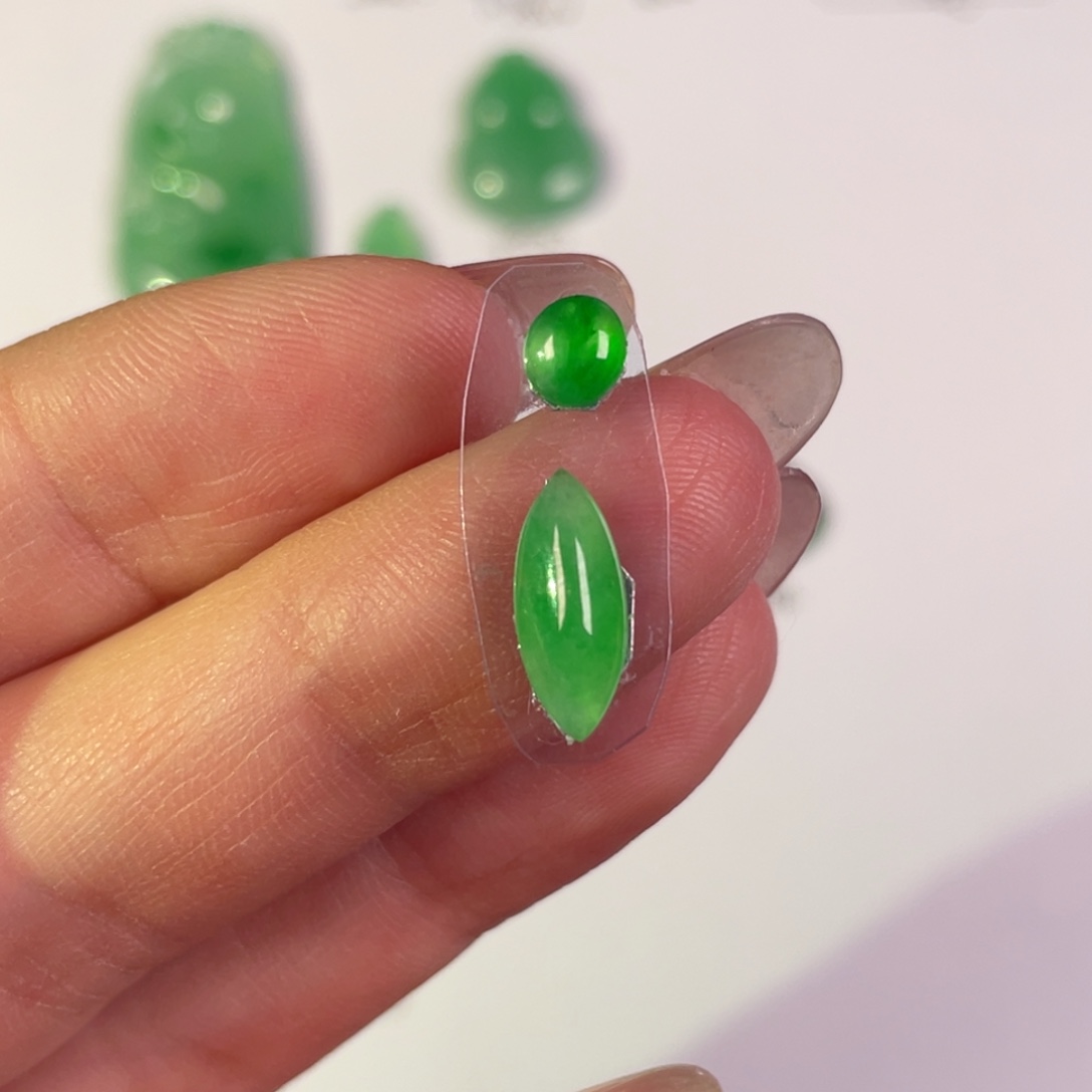 翡翠未镶嵌颈饰裸石