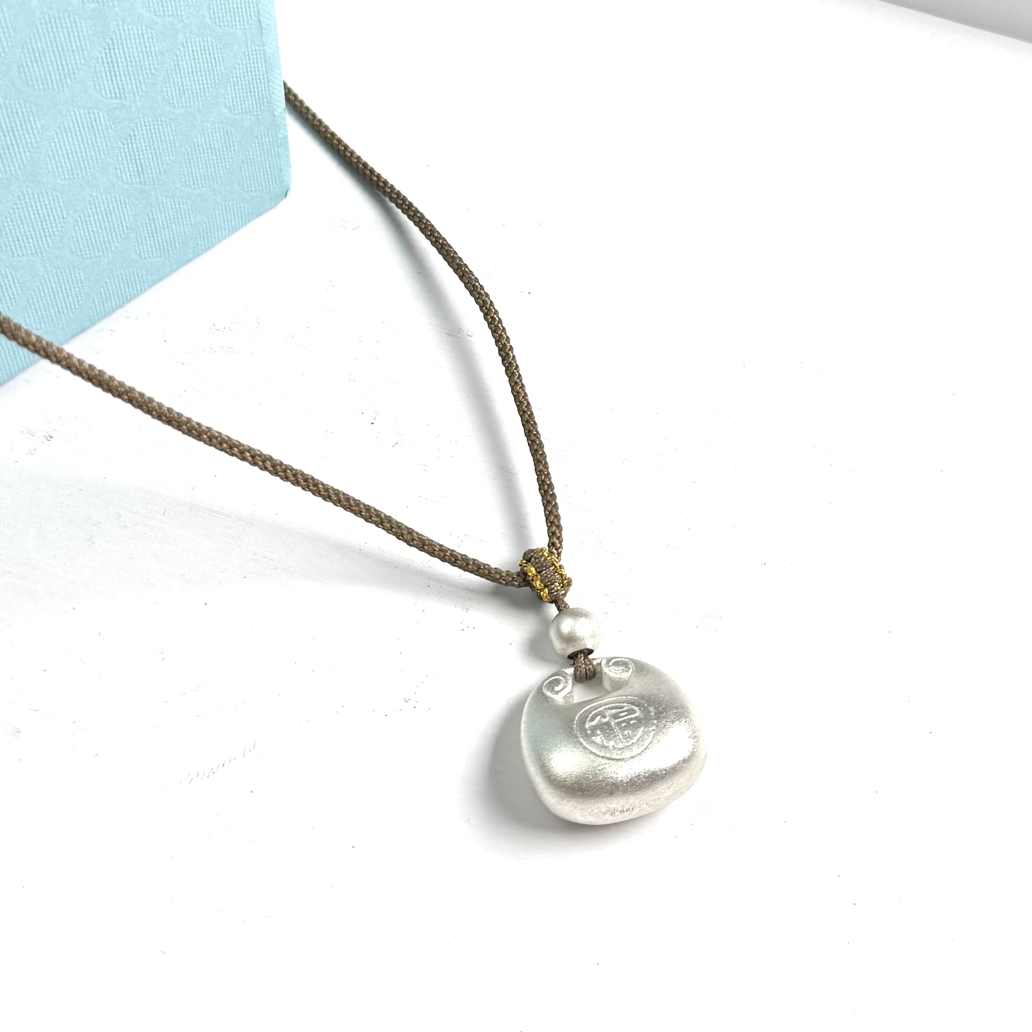 通体里外一致纯箔臻奢品t131时尚吊坠