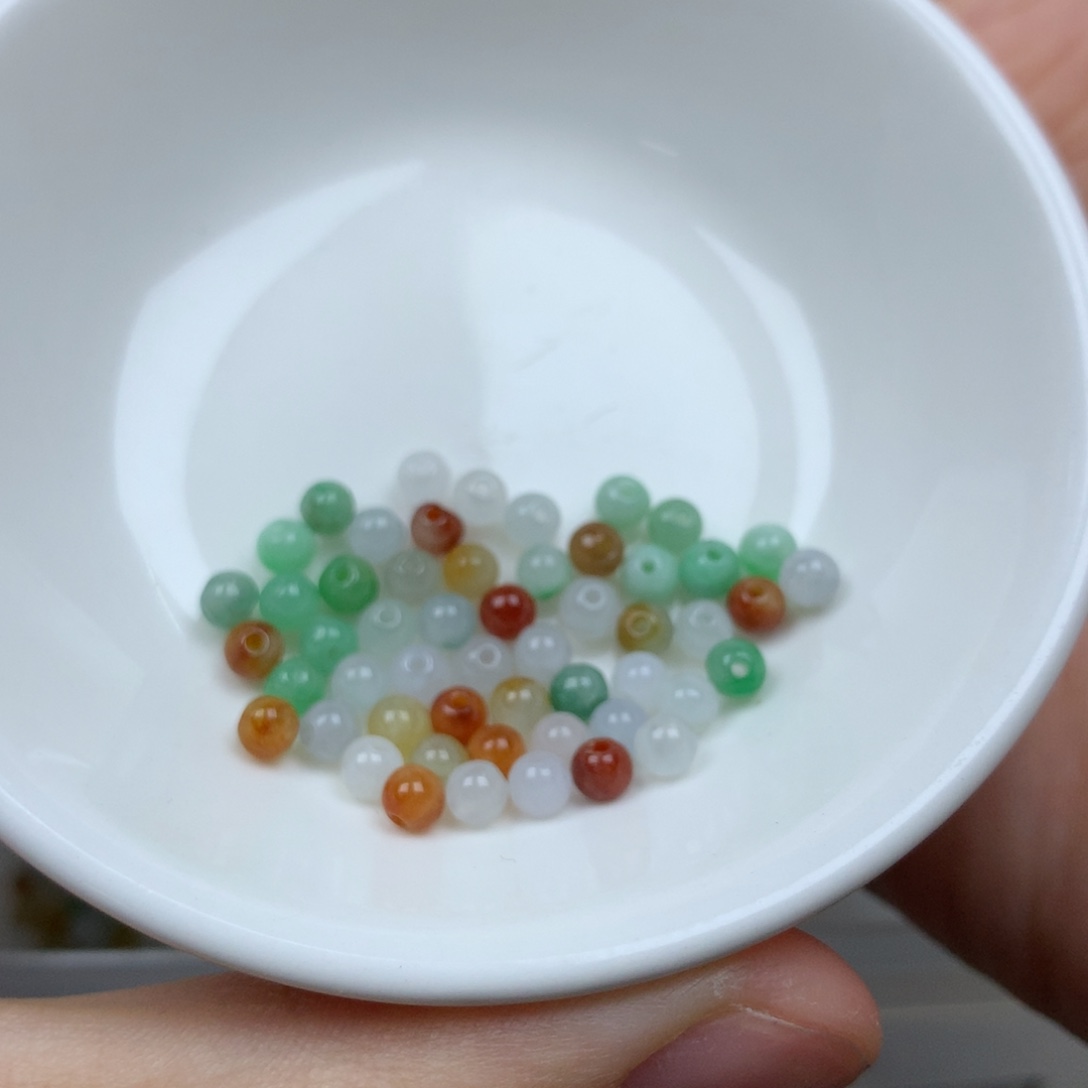 翡翠颈饰未镶嵌^****&卡3➕。50颗。