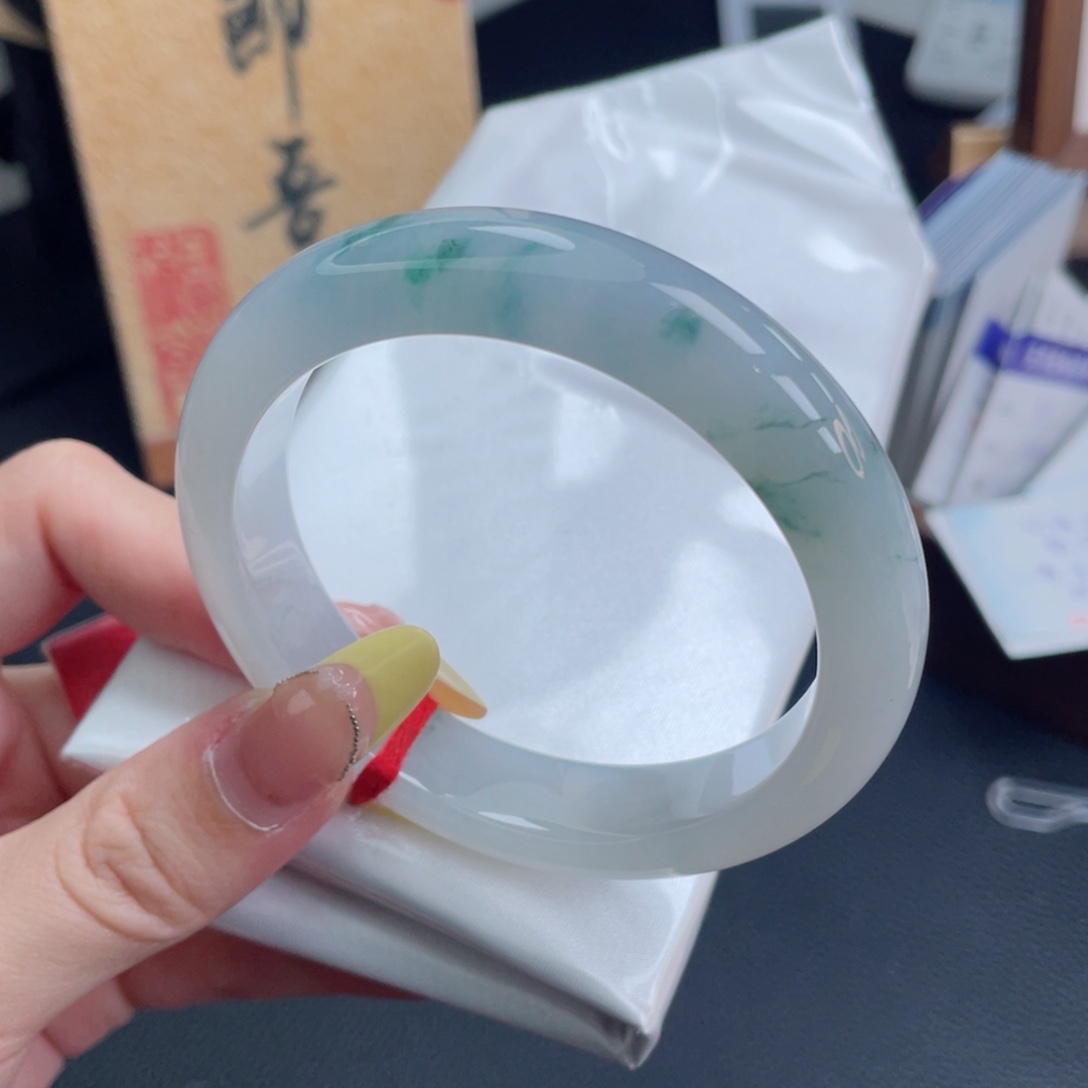 未镶嵌手镯翡翠59.3牛奶底飘花 滋润感细腻娇润 6号