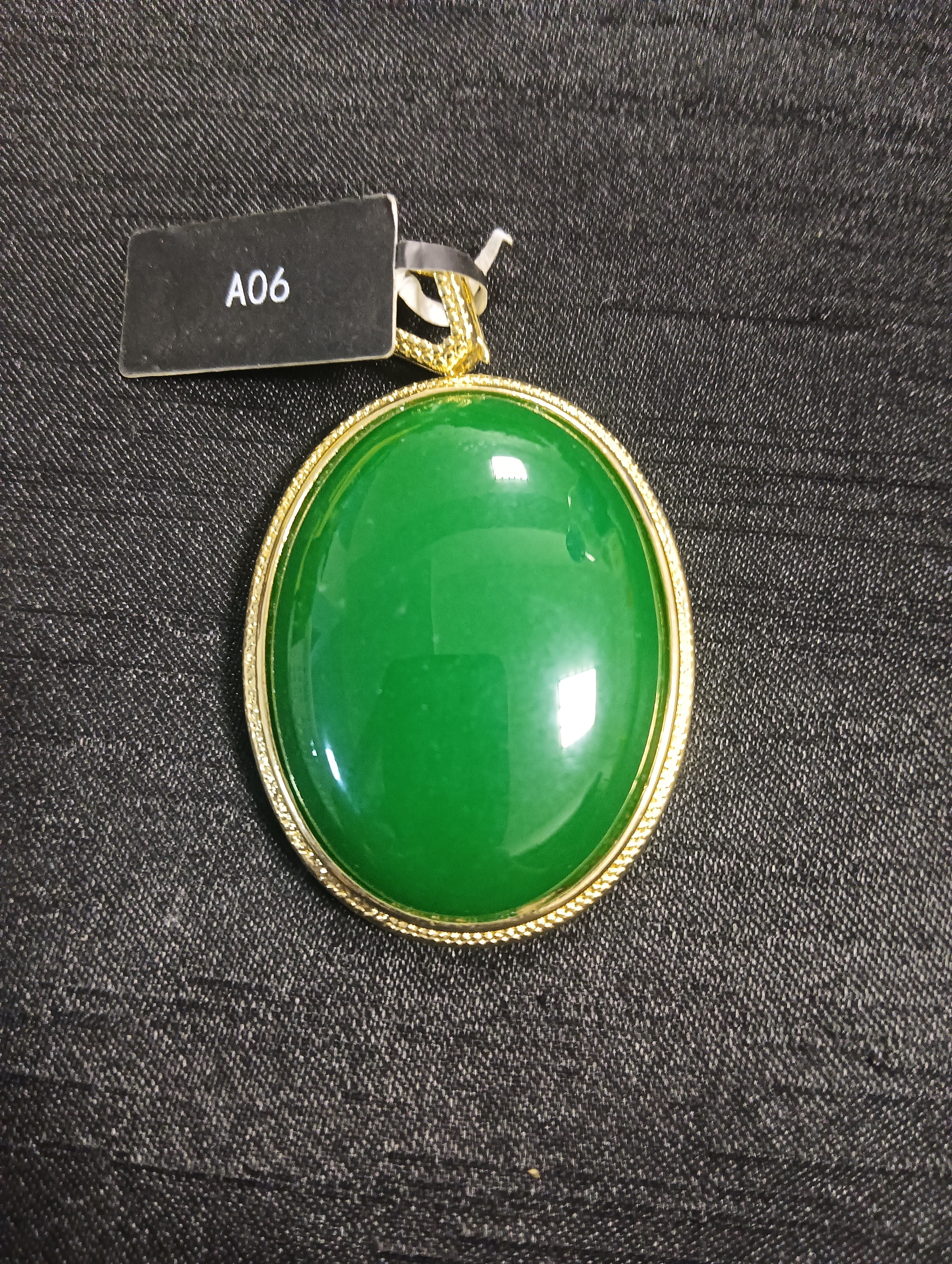 A06绿色大鸽子蛋毛衣链