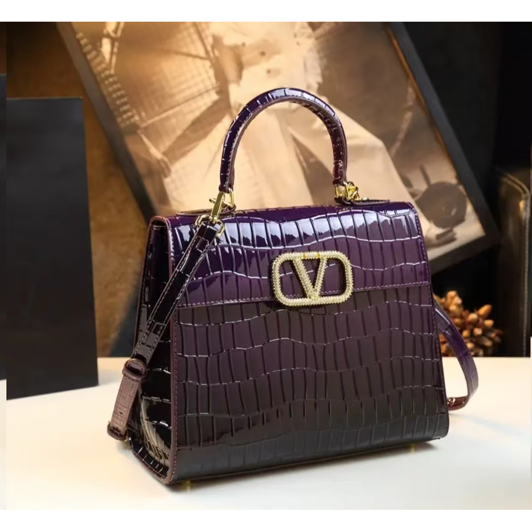 【雯雯粉丝专属】女包百搭新款通勤大包手提高级质感V扣单肩斜挎包