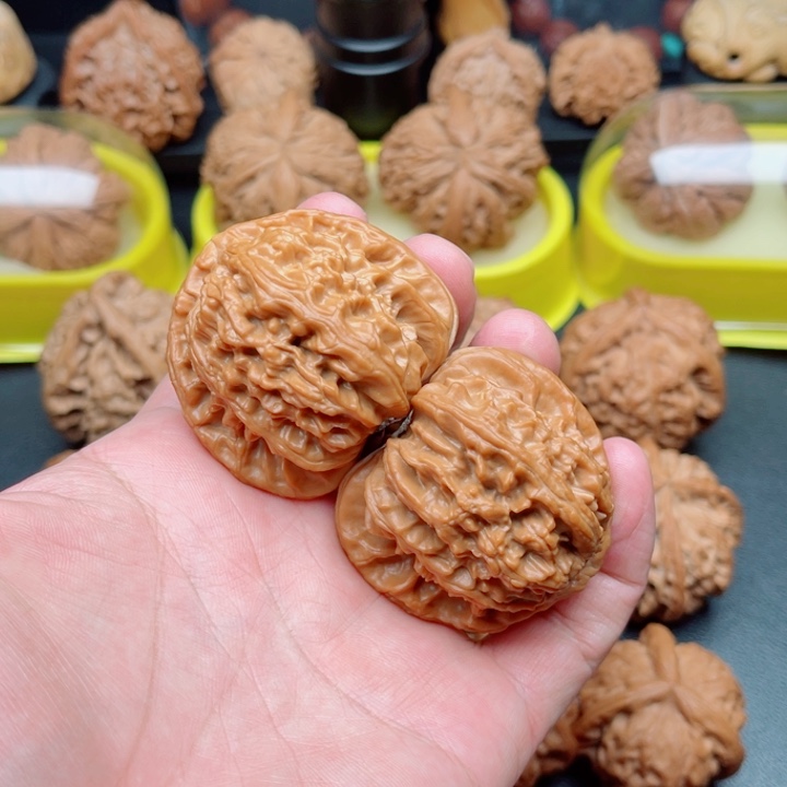 吊坠文玩核桃三角白狮子44×44×41