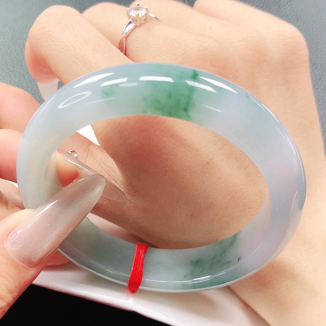 翡翠手镯未镶嵌58圈