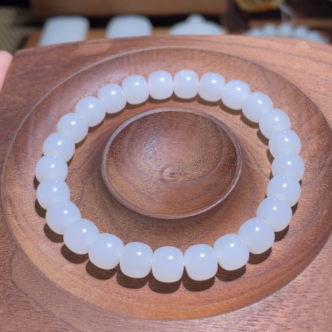 未镶嵌手链和田玉卡8