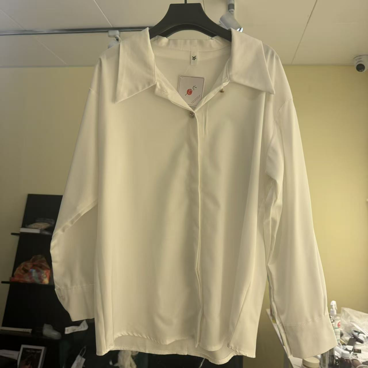 女性秋冬长袖宽松白色衬衫韩范简约职业装外搭