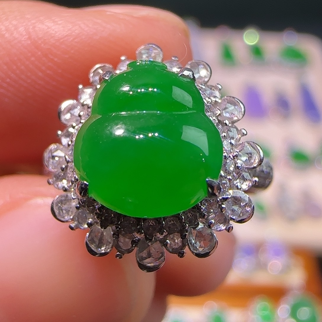 翡翠18K金镶嵌戒指