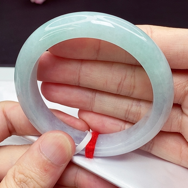 翡翠手镯未镶嵌58圈