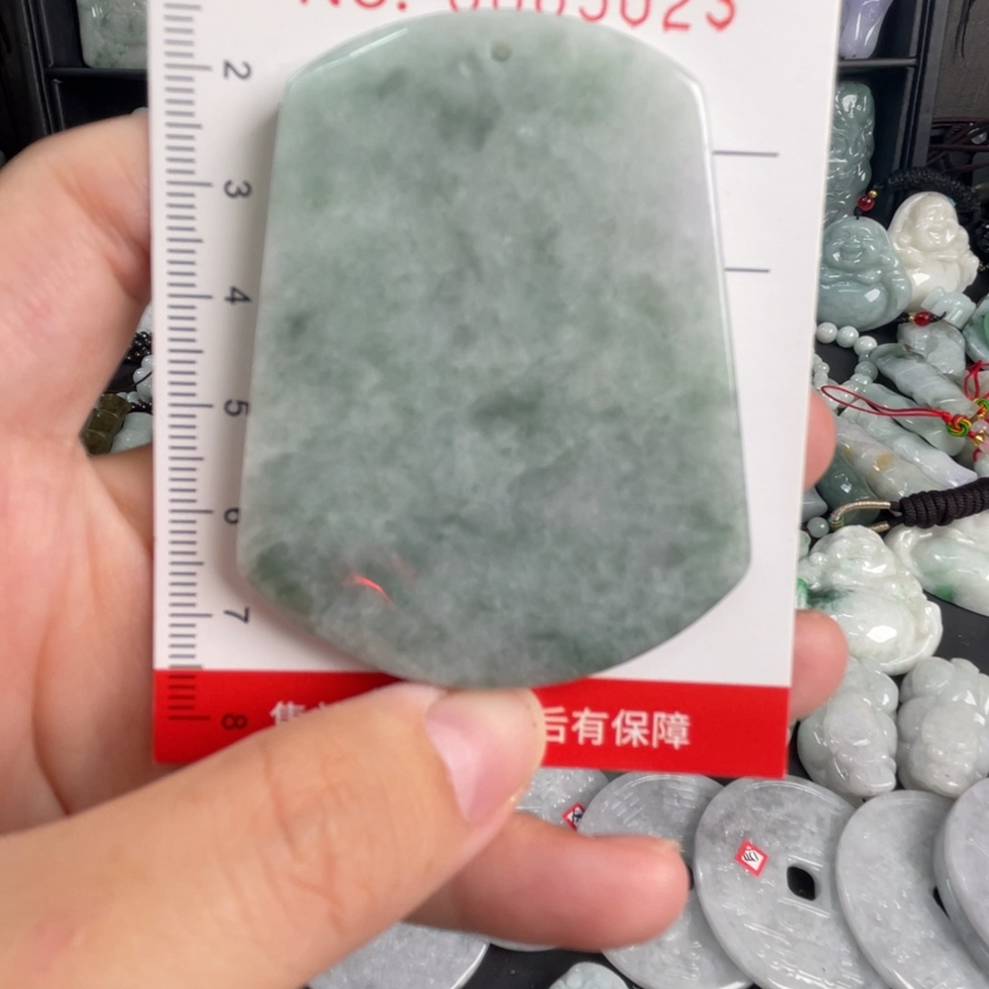 翡翠未镶嵌吊坠(不含链)微瑕