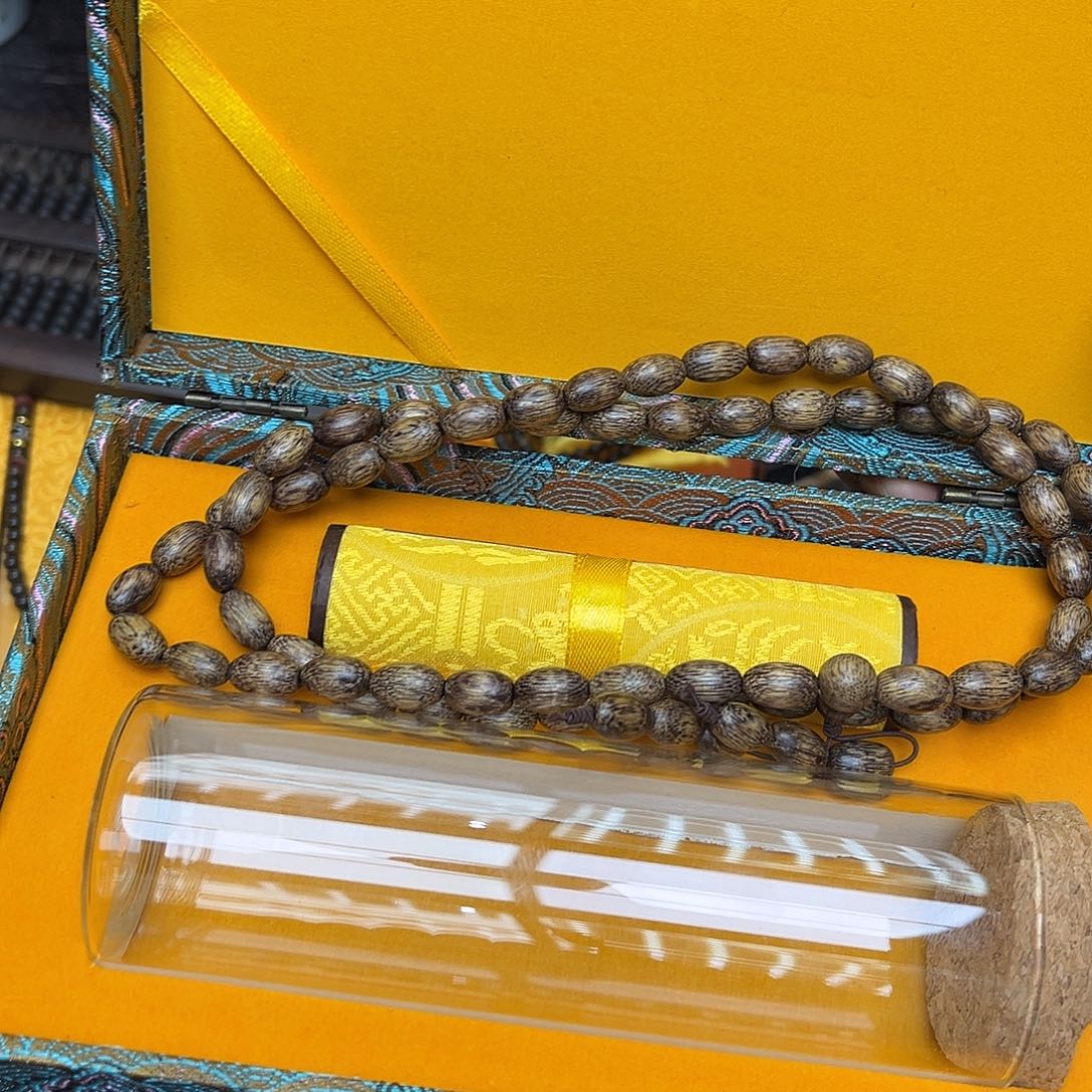 大叶紫檀（黑酸枝木类）