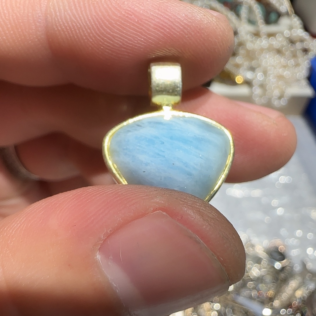 棒***棒大理石纯铜吊坠的设计也是