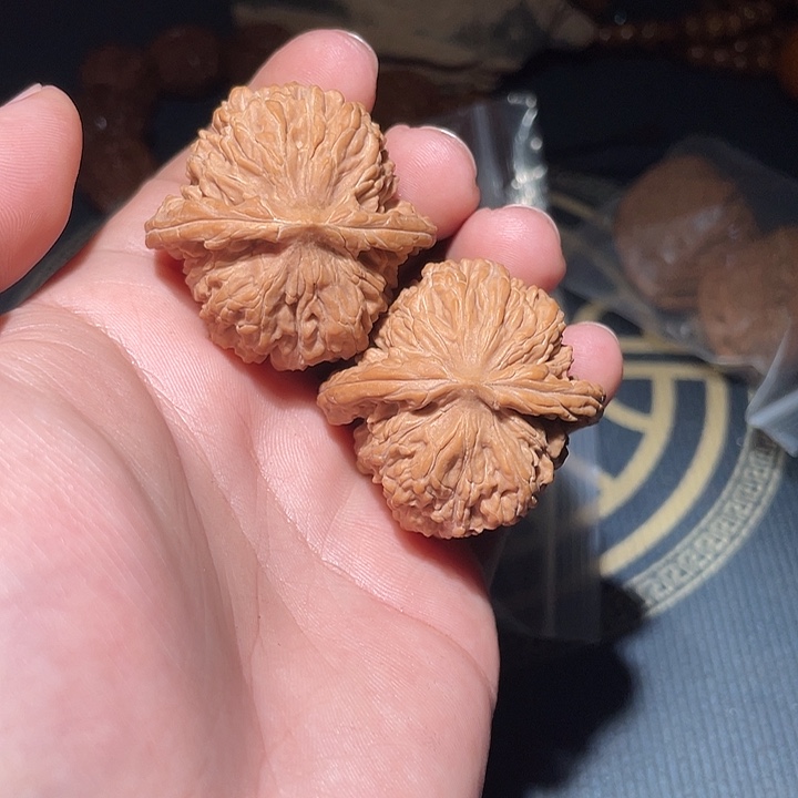 阿***飞文玩核桃吊坠40尺寸山地楼