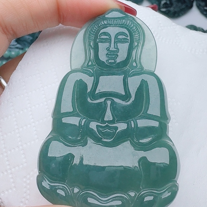 颈饰未镶嵌翡翠天然的A货翡翠多样性发其一