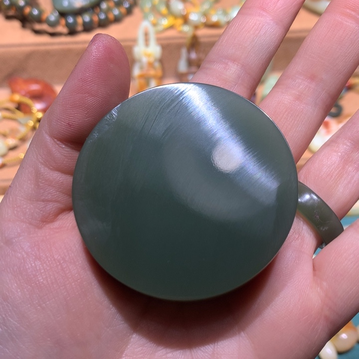 岫岩老玉（透闪石质玉）镯心手把未镶嵌占**申