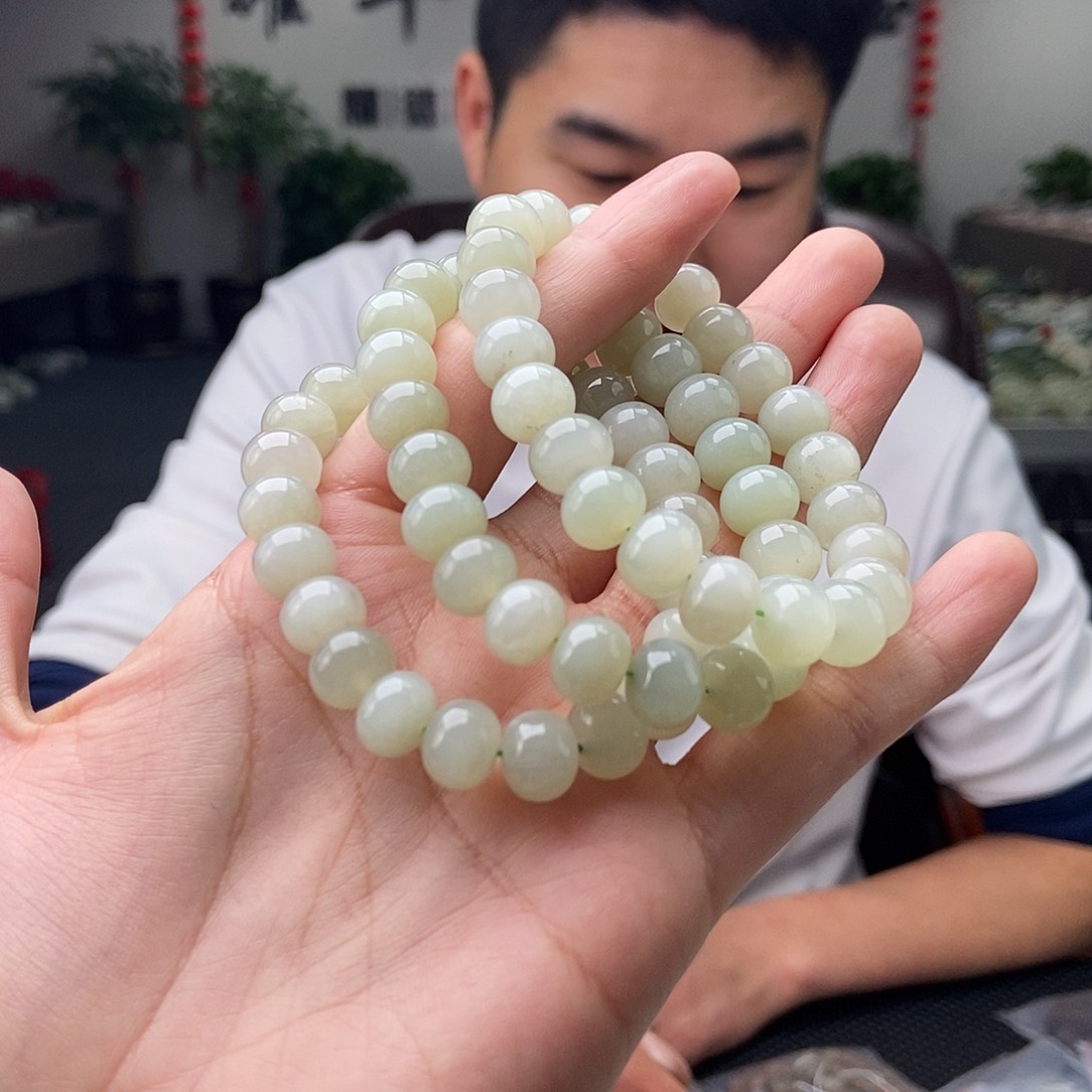 和田玉颜色多样性发拍一发一未镶嵌