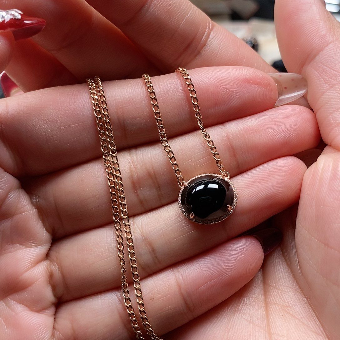 翡翠颈饰18K金镶嵌心*