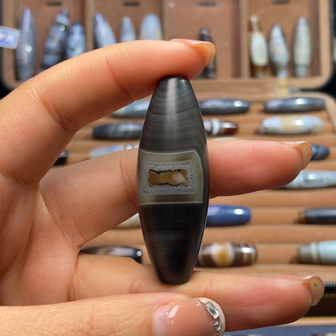 游***川玛瑙/玉髓未镶嵌颈饰