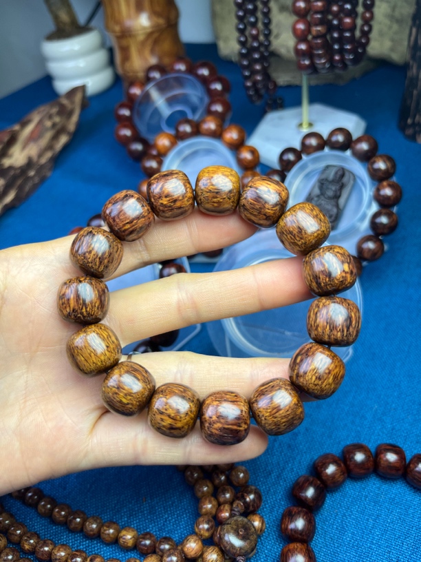 红降花梨公15-16老型手串土埋玉化料