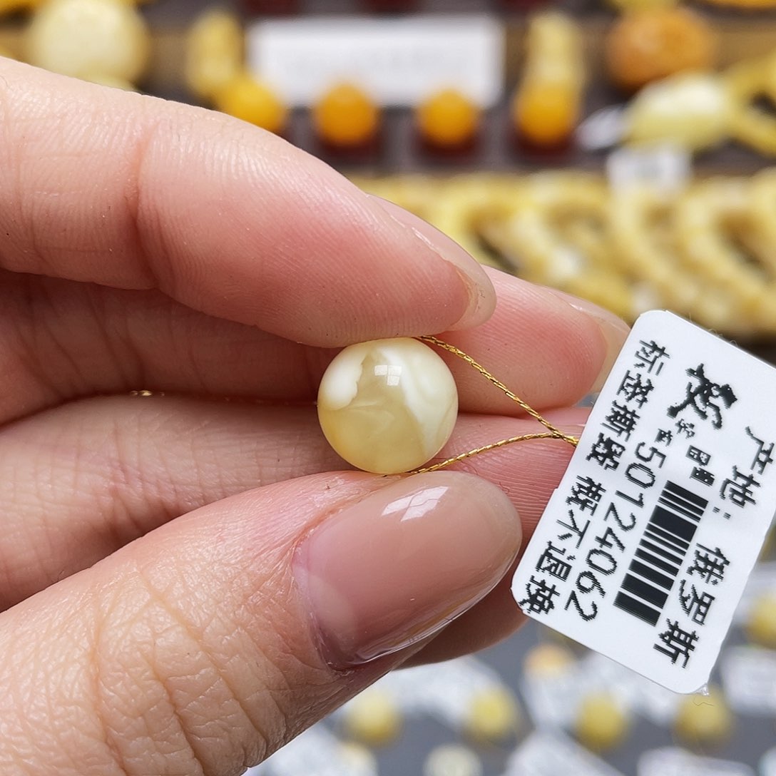 琥珀裸石未镶嵌蜜蜡圆珠10.2mm皮色