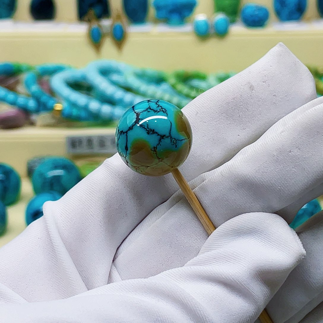 绿松石颈饰未镶嵌