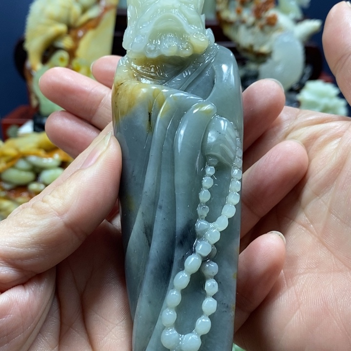 未镶嵌蛇纹石玉珠宝奇石