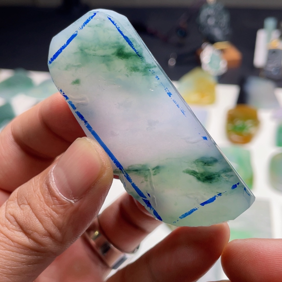 定制翡翠未镶嵌材料定制