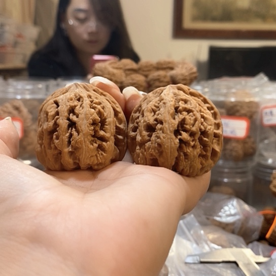 文玩核桃吊坠43大粗筋有水尖