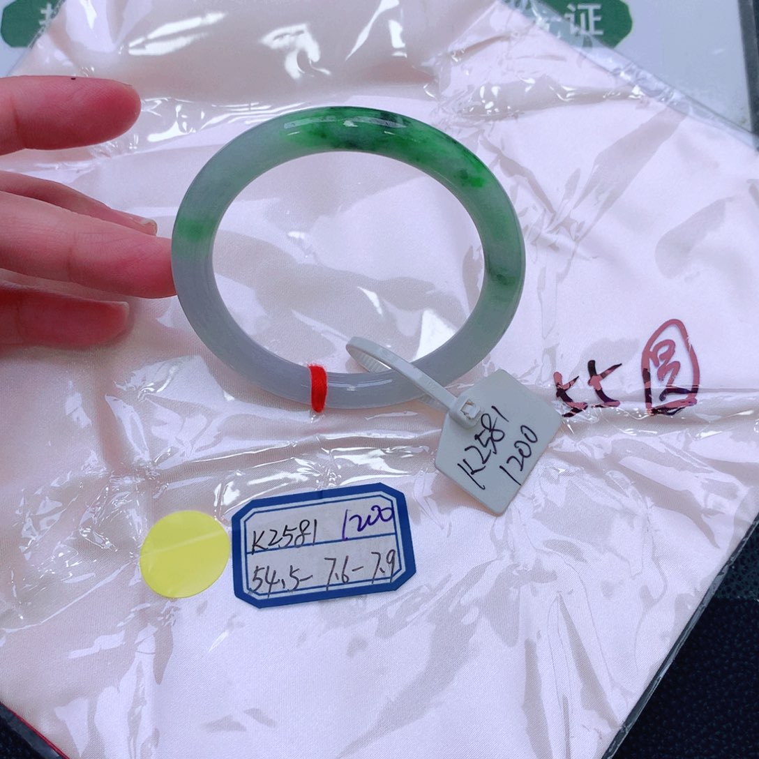 未镶嵌手镯翡翠缅甸翡翠手镯