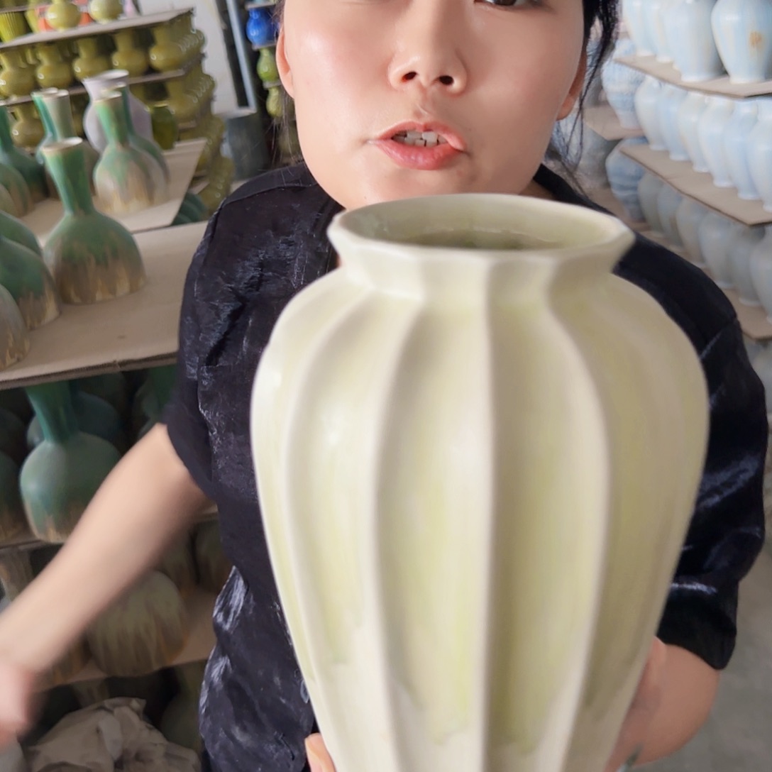 景德镇陶瓷花瓶微瑕