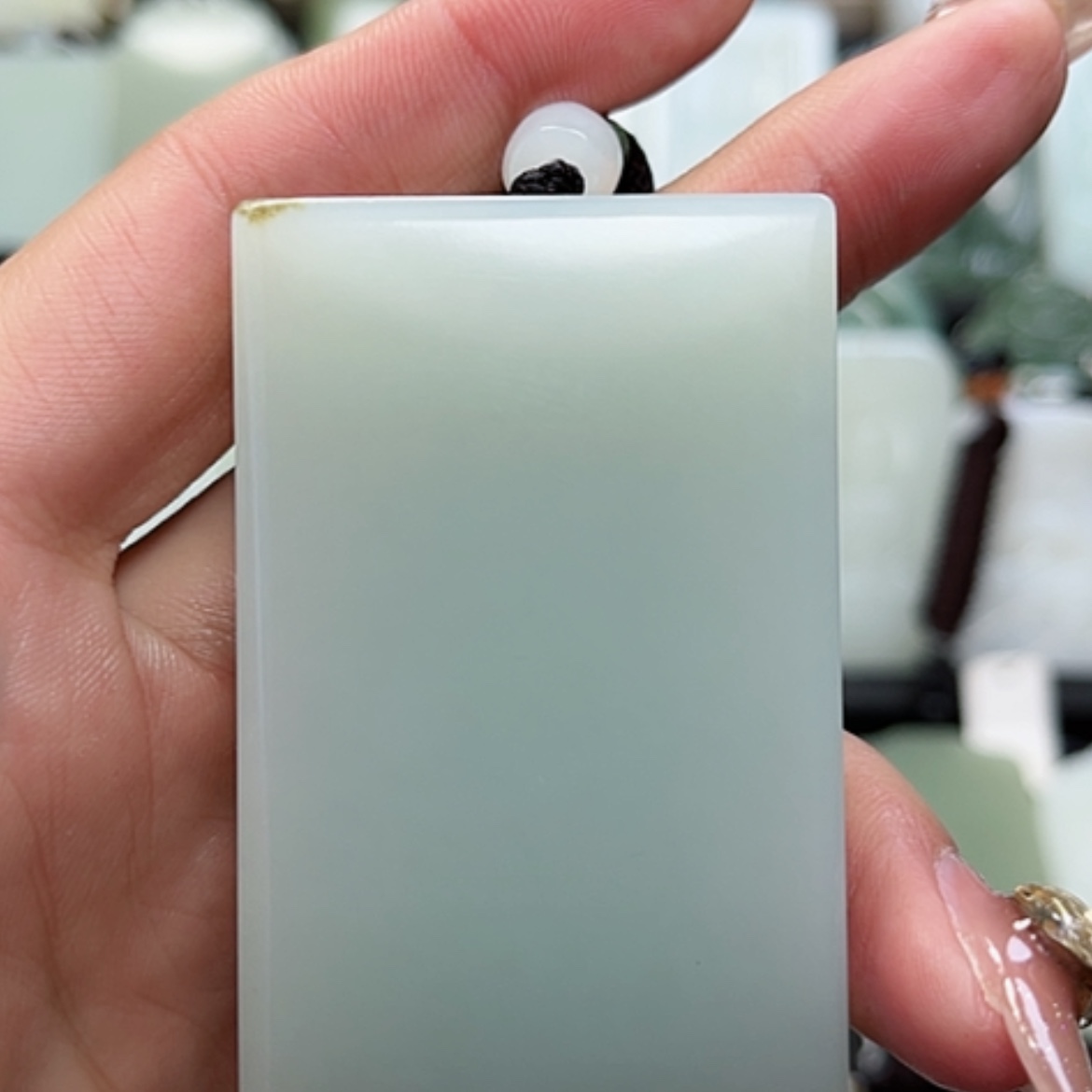 【闪购商品】和田玉颈饰未镶嵌高****牛